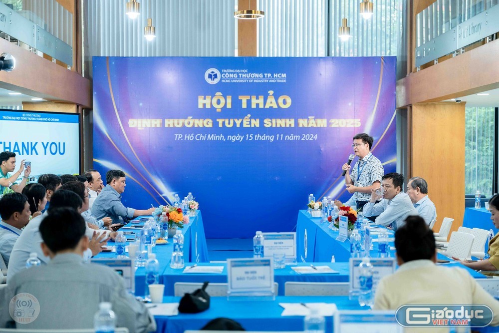 Ngành Logistics Học Trường Nào?